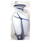 Bermuda Glass 9in white/black slag vase