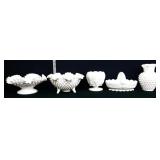 Mixed estate lot of 5 pcs of milkglass