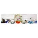 Mixed estate lot, inc teacups with saucers