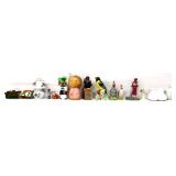 Mixed estate lot, inc bird figures
