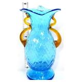Vntg blue 7.5in art glass vase w/ amber handles