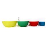 4 piece vntg Pyrex primary colors mixing bowl set