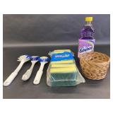 Fabuloso, 8 Scrub Buddies,3 Scrub Brushes