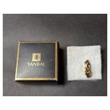 YANBAL Gold Tone Boxed Parrot Pin