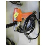 BLACK AND DECKER 1/2" DRILL