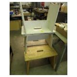 4 WOOD STOOLS 4 WOOD STOOLS