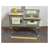 WEEDEN MODEL-A COLLECTIBLE TOY STOVE, NO POWER COR