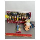 SNOW WHITE PEZ DISPENSER SET, LAMB CHOPS PUPPET