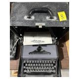 ROYAL QUIET DE LUXE TYPEWRITER IN CARRY CASE