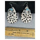 FAUX TURQUOISE & COWHIDE TEARDROP EARRINGS