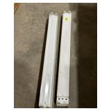 4FT FLOURESCENT LIGHT FIXTURES