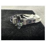 SIZE 9 RING W/ MULTICOLOR GEMSTONE