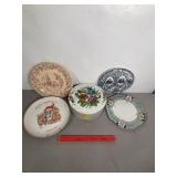COLLECTOR DECORATIVE PLATES, VINTAGE TIN