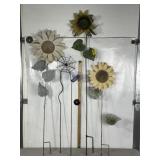 METAL STANDING SUNFLOWER YARD ART
