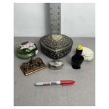 SEVERAL TRINKET BOXES, BRONZE CAPITAL D.C. BUILDIG
