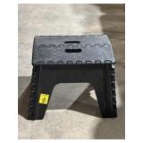BLACK FOLDING STEP STOOL