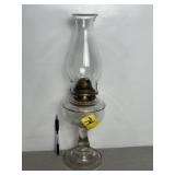 CLEAR GLASS VINTAGE KEROSENE LAMP, 17 1/2: T