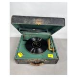 VINTAGE VICTROLA PORTABLE HAND CRANK PHONOGRAPH