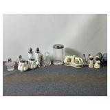 SEVERAL VINTAGE SALT & PEPPER SHAKERS