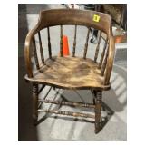 ANTIQUE WOODEN BARREL BACK CAPTAINS CHAIR