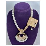 FAUX PEARL NECKLACE & EARRING SET W/ LARGE PENDENT