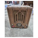VINTAGE CROSLEY WOOD RADIO, NOT WORKING
