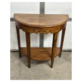 WOODEN CONSOLE TABLE W/ SCALLOPED APRON