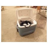 IGLOO COOLER ON WHEELS, W/ ICE PACKS