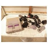 SUPER NINTENDO, 2 CONTROLLERS