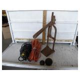 2 SHOP LIGHTS, BTL TOPPER, 2 STEEL BALLS