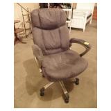 ROLLING OFFICE CHAIR