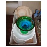 COMPOTE & LOT OF GLASSWARE