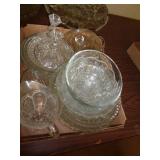 LOT OF MIXED CLEAR GLASSWARE