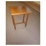 SIDE TABLE 26"T