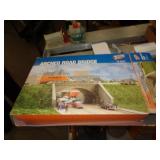 MODEL TRAIN BRIDGE MODEL