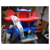 TOY PLAYSET