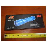 STUN GUN FLASHLIGHT / BLUE STUN GUN FLASHLIGHT / BLUE