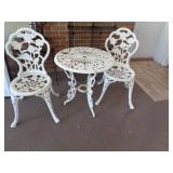 CAST ALUMINUM PATIO SET / DECOR ONLY HAS CRACKS CAST ALUMINUM PATIO SET / DECOR ONLY HAS CRACKS