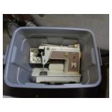 SEWING MACHINE IN TOTE / NO SHIPPING SEWING MACHINE IN TOTE / NO SHIPPING