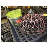 LOT OF FLOWER POTS & MISC LOT OF FLOWER POTS & MISC