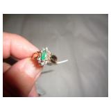 14K GOLD SZ 7 GREEN STONE / 3.09 GRAMS