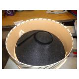 HAT BOX W 2 VINTAGE HATS HAT BOX W 2 VINTAGE HATS