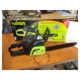 POULAN 16' CHAIN SAW / LOOKS NEVER USED POULAN 16' CHAIN SAW / LOOKS NEVER USED