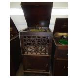 EDISON RECORD PLAYER 51'T X 21' W X 22' D EDISON RECORD PLAYER 51'T X 21' W X 22' D