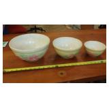 VINTAGE  MIXING BOWLS / NICE