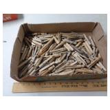 LOT OF VINTAGE CLOTHES PINS