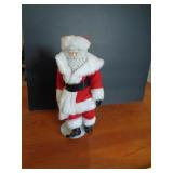 PORCELAIN SANTA 15'T