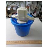 ICE CREAM MAKER / UT