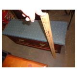 LANE CEDAR CHEST W CUSHIONED SEAT