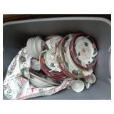 TOTE FULL OF XMAS DISHES / NO SHIPPING